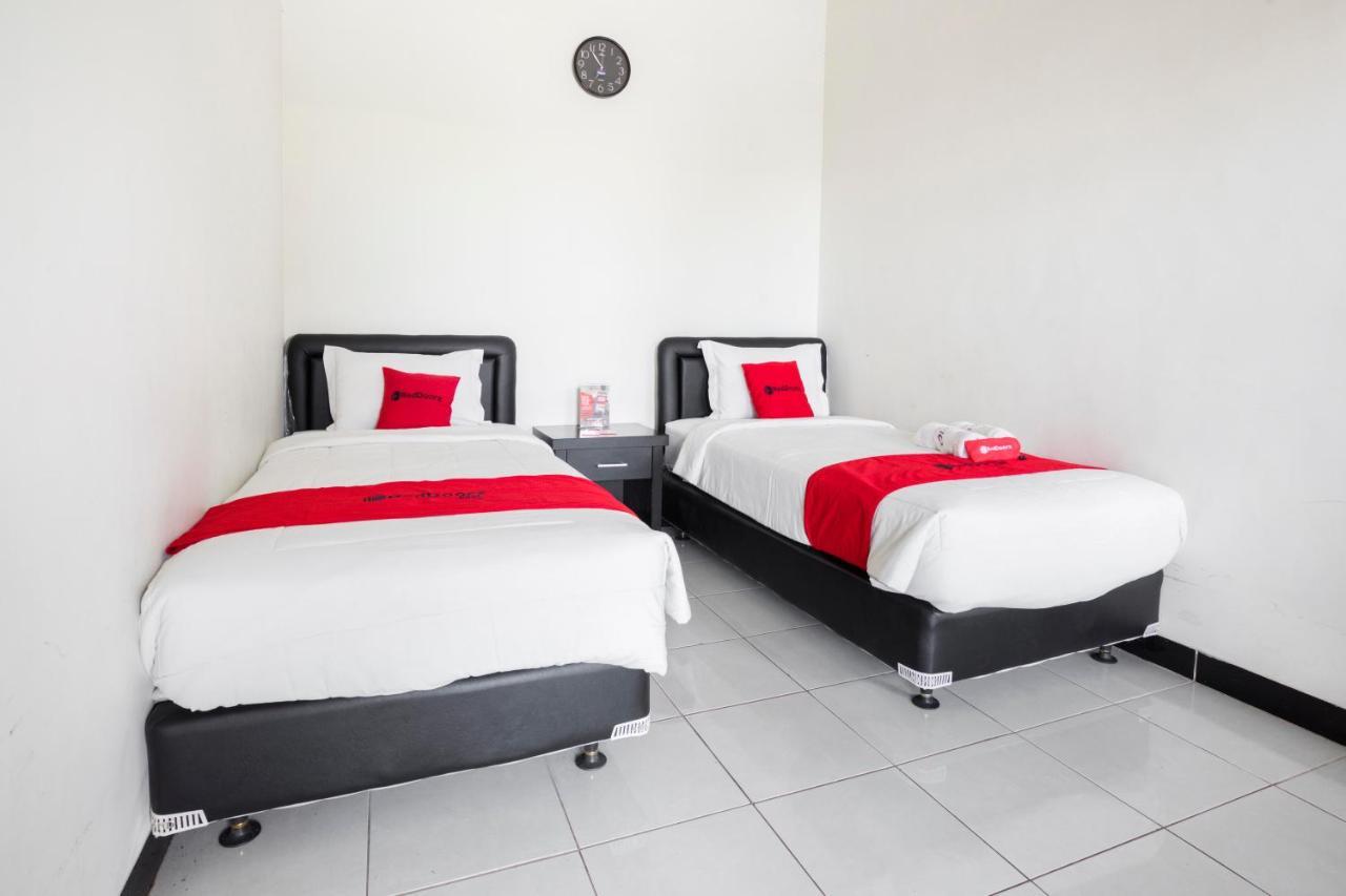 Reddoorz Plus @ Purwodadi Pasuruan Εξωτερικό φωτογραφία